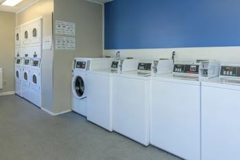 24-Hour laundry facility